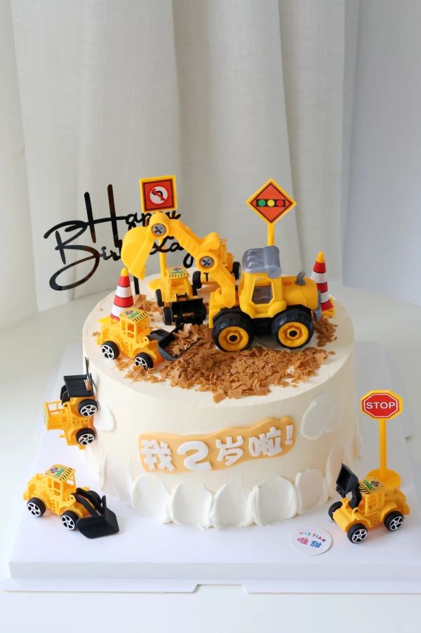 bánh sinh nhật bé trai 2 tuổi 8