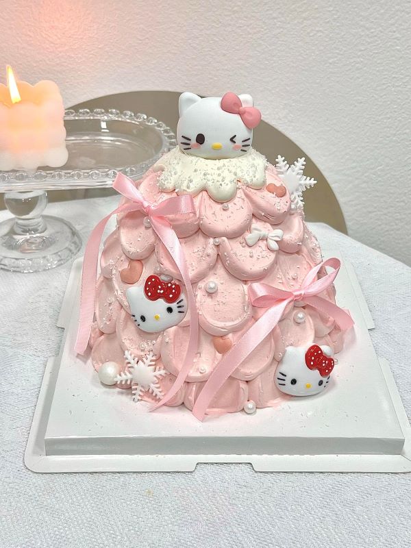 bánh sinh nhật hello kitty 18