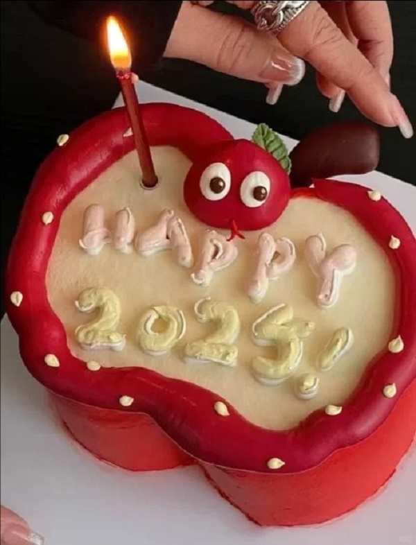 bánh kem hình con rắn 35