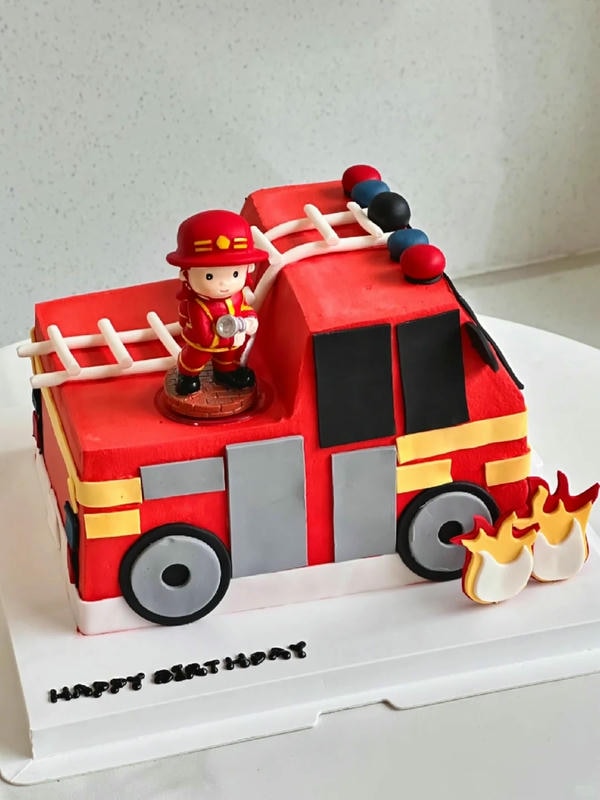 bánh sinh nhật xe cứu hỏa 11