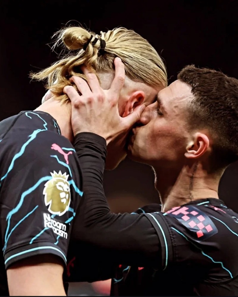 Anh Haaland và Foden