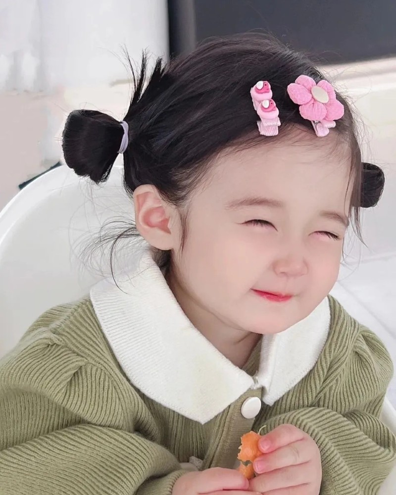 hình nền bé gái sơ sinh dễ thương 16
