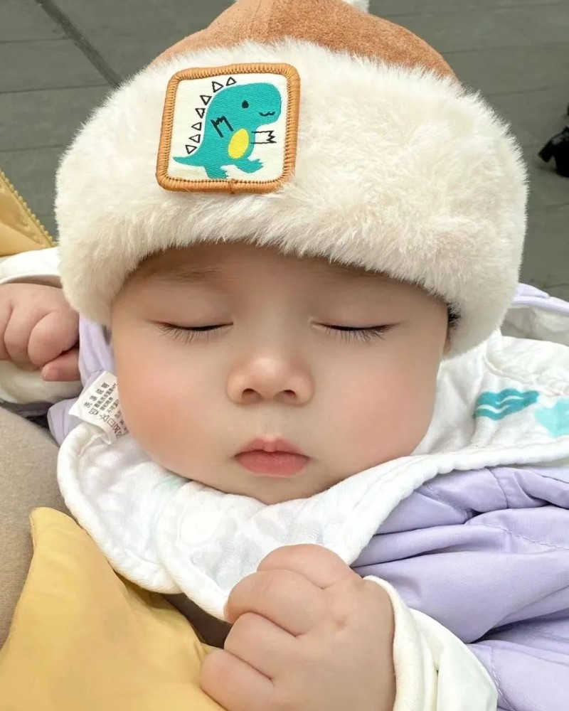hình nền bé gái sơ sinh dễ thương 17