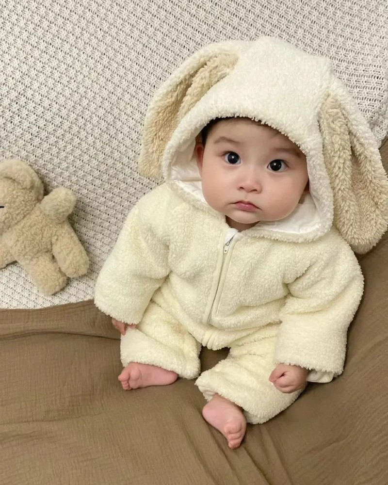 hình nền bé gái sơ sinh dễ thương 19