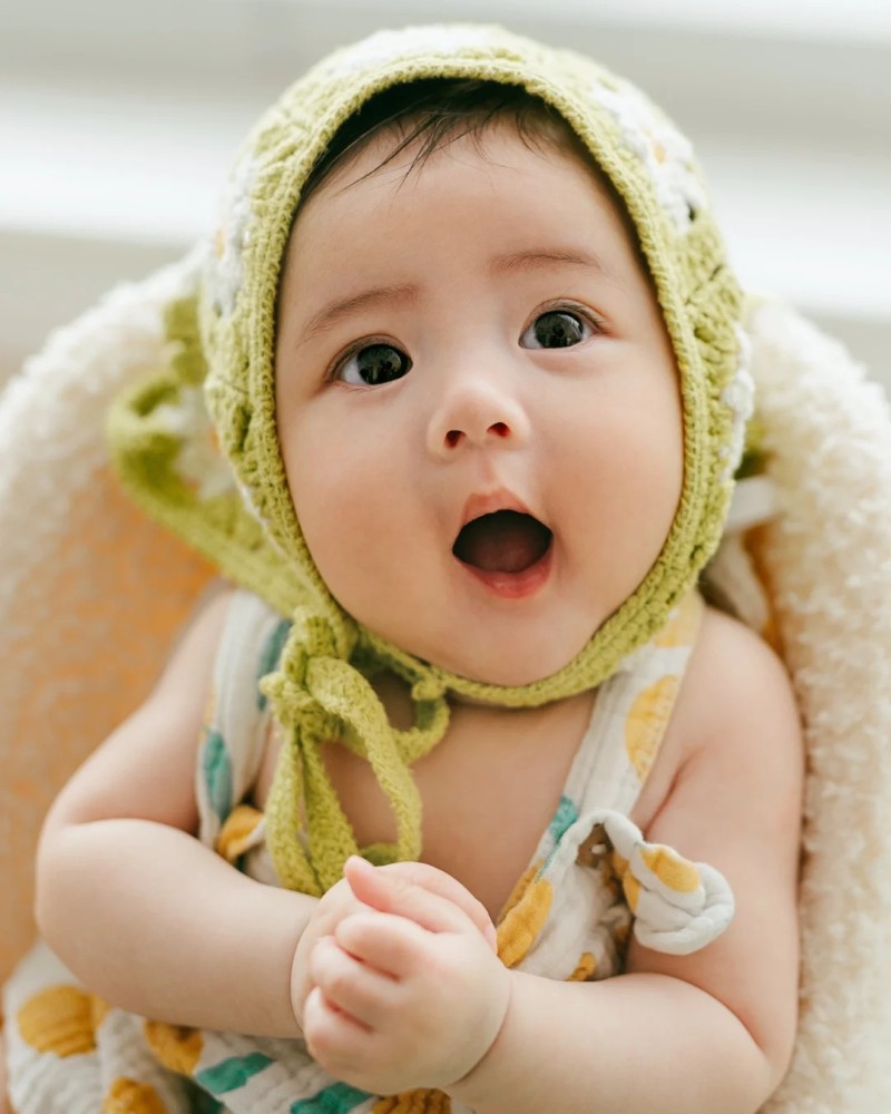 hình nền bé gái sơ sinh dễ thương 34