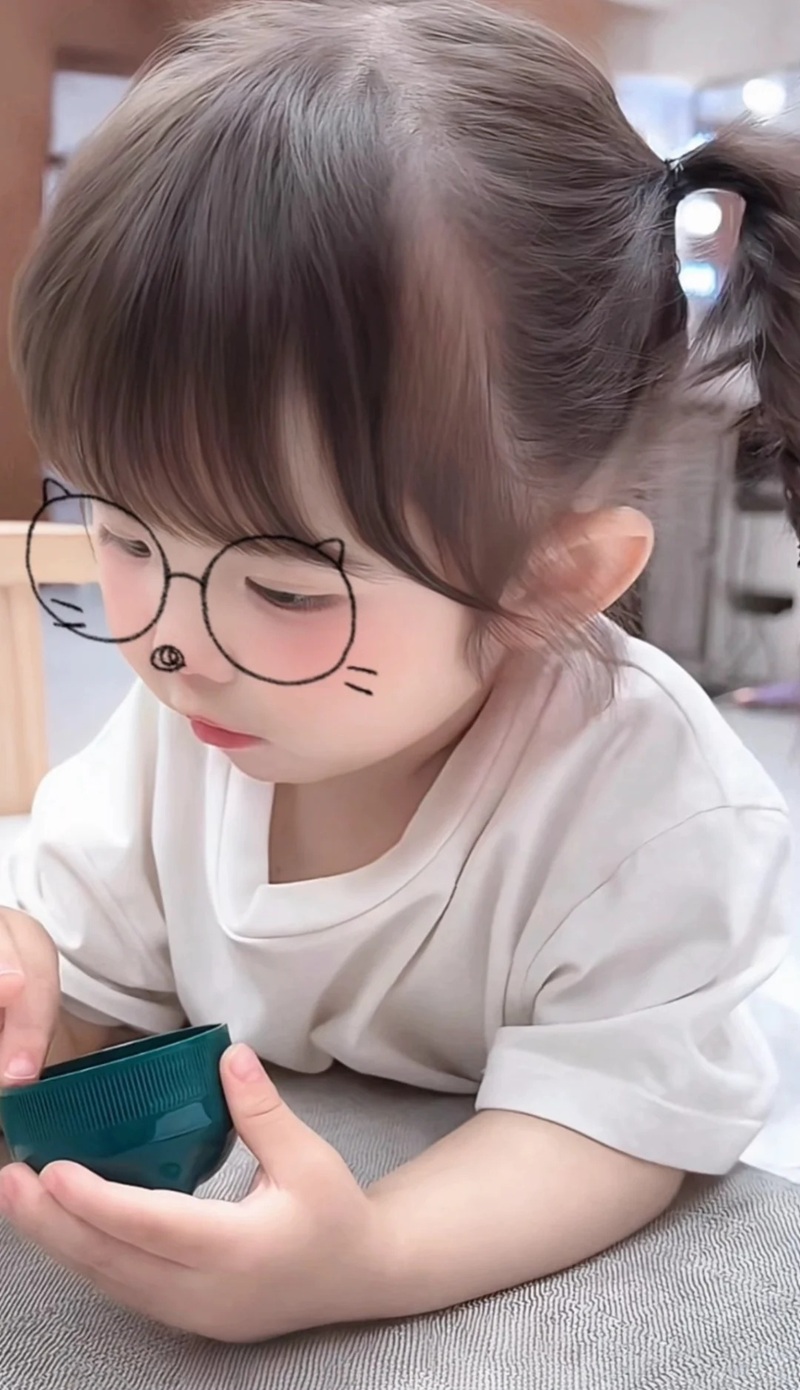 hình nền bé gái sơ sinh dễ thương 36