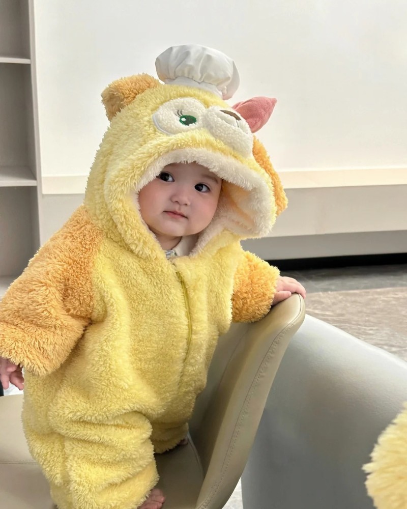 hình nền bé gái sơ sinh dễ thương 7