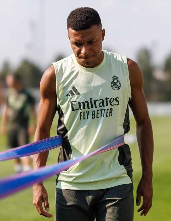 hình nền mbappe 25