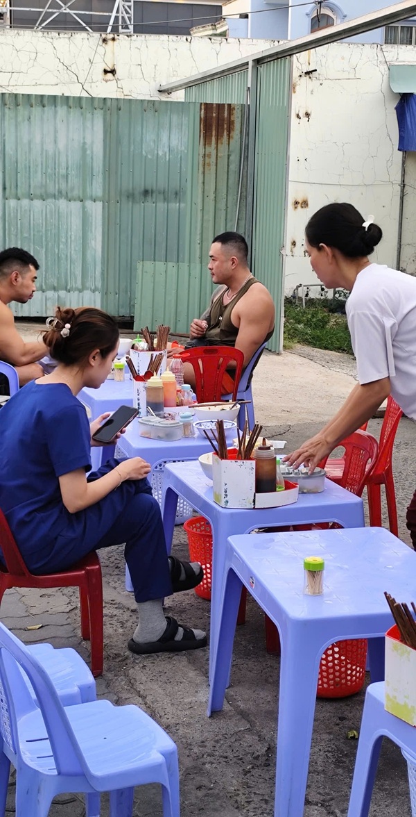 chị phiến meme 12