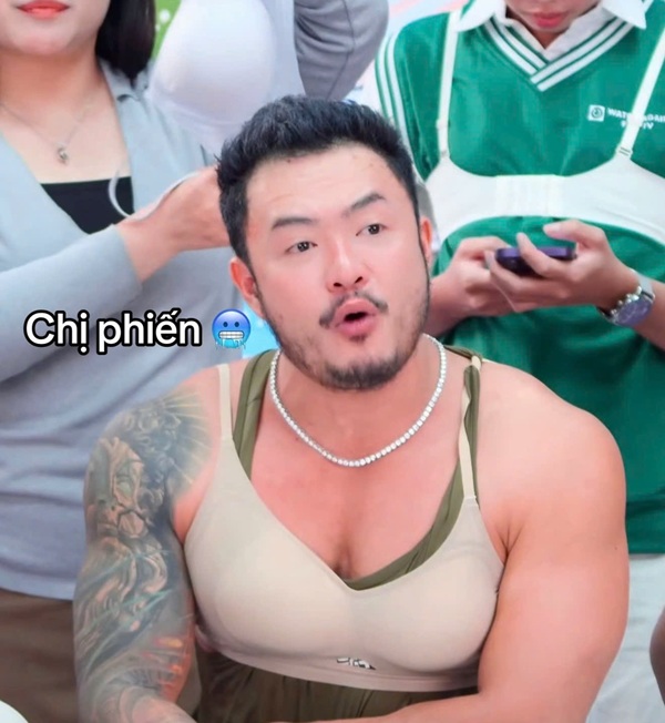 chị phiến meme 37