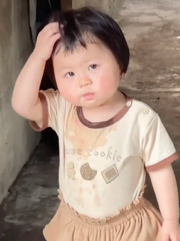 meme ngại ngùng gãi đầu 34