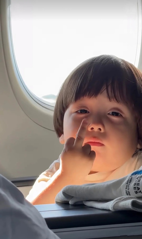 meme ngón giữa 14