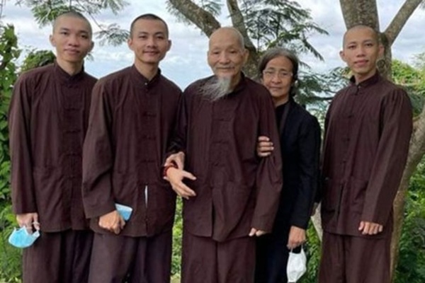 CREATOR: gd jpeg v1.0 (using IJG JPEG v80), quality = 100