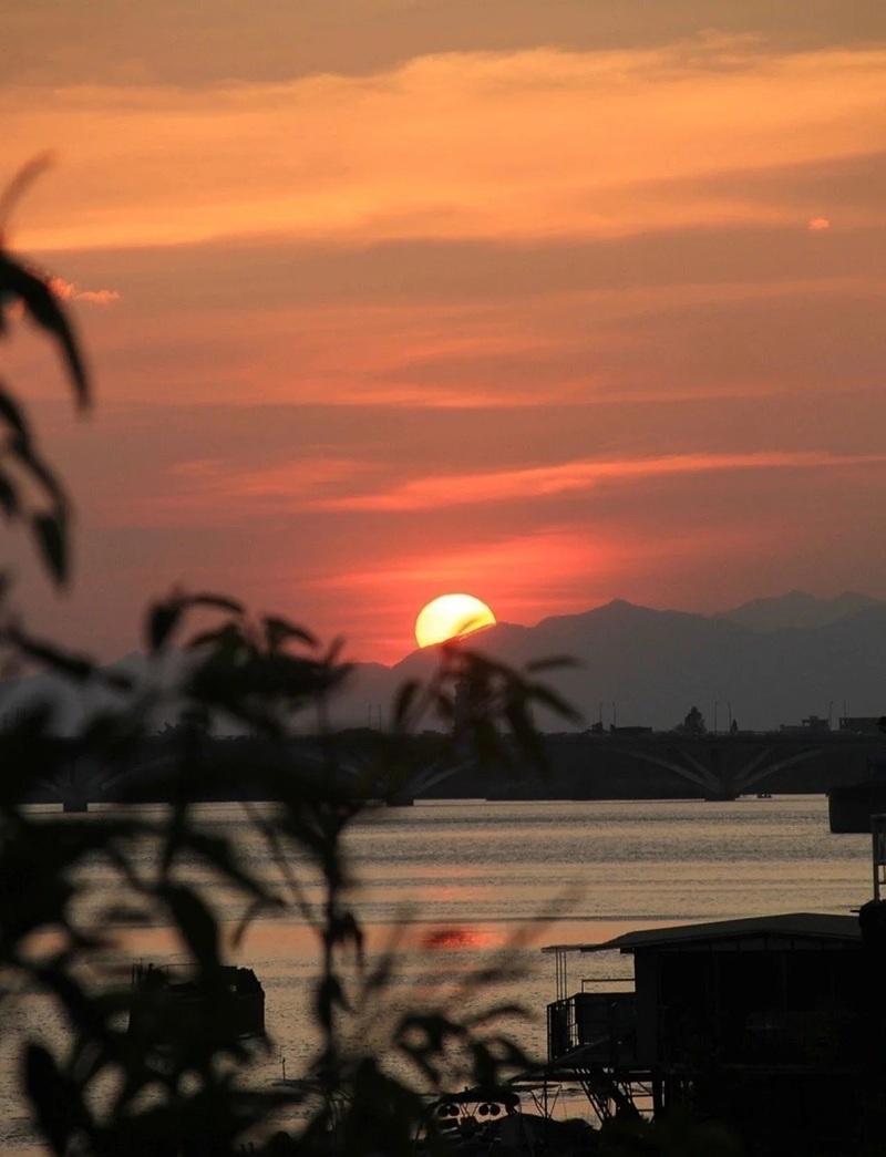 ảnh bầu trời hoàng hôn buồn 37