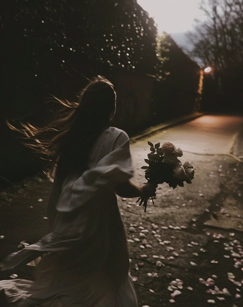 ảnh buồn tâm trạng con gái 17