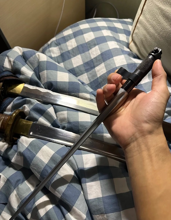 ảnh cầm dao ngầu 17