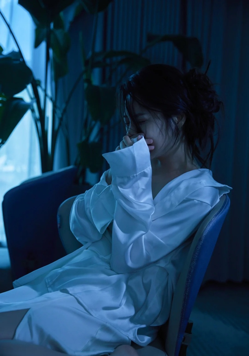 ảnh con gái khóc 14