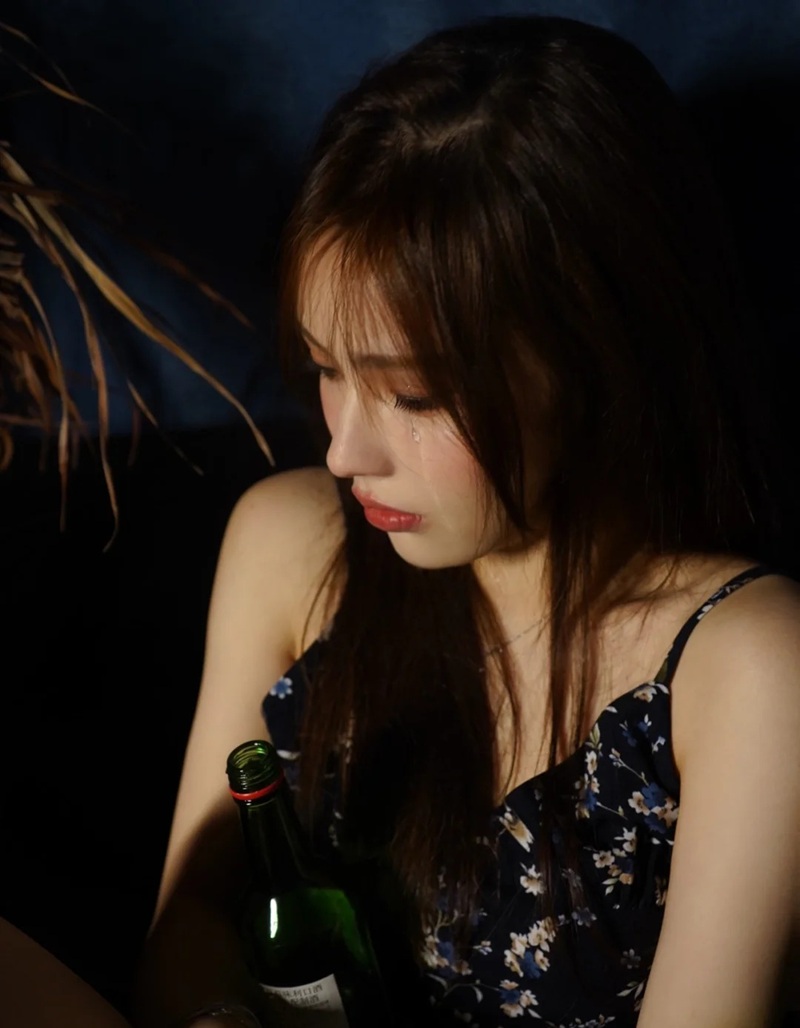 ảnh con gái khóc 18