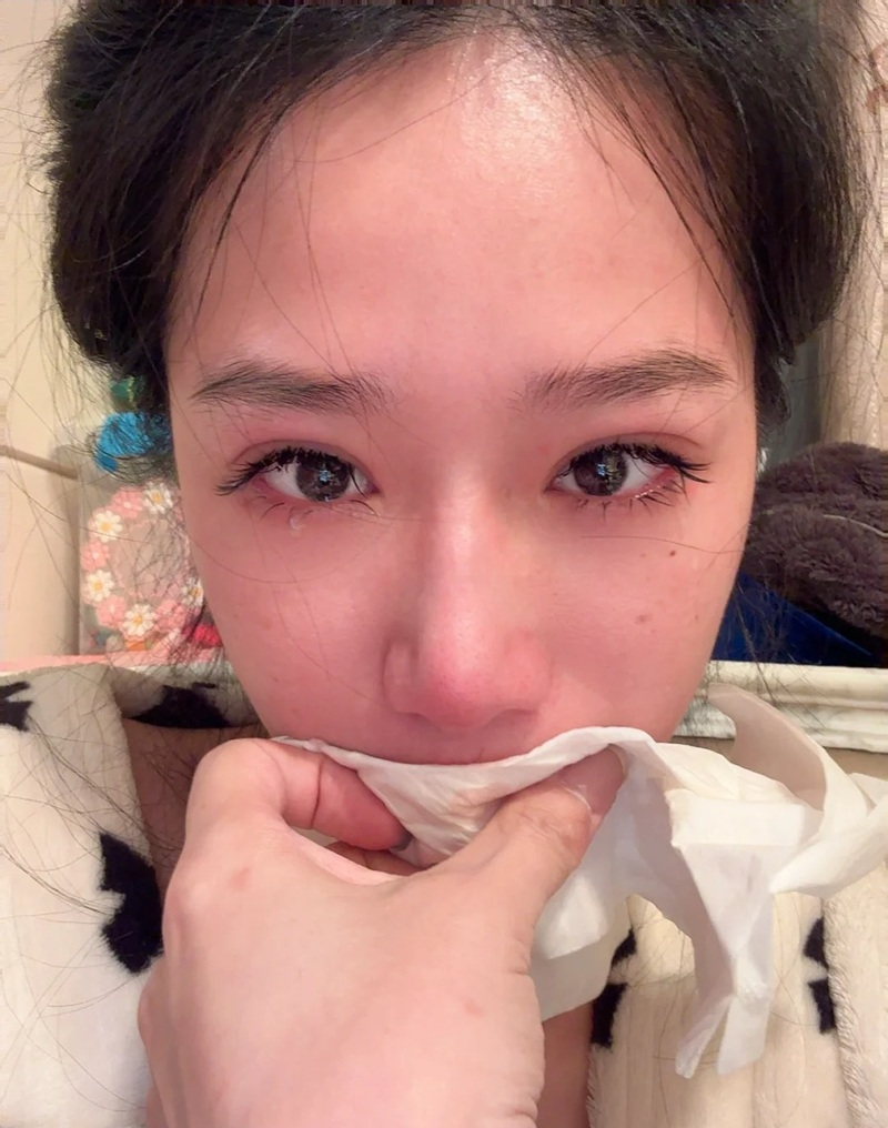 ảnh con gái khóc 20