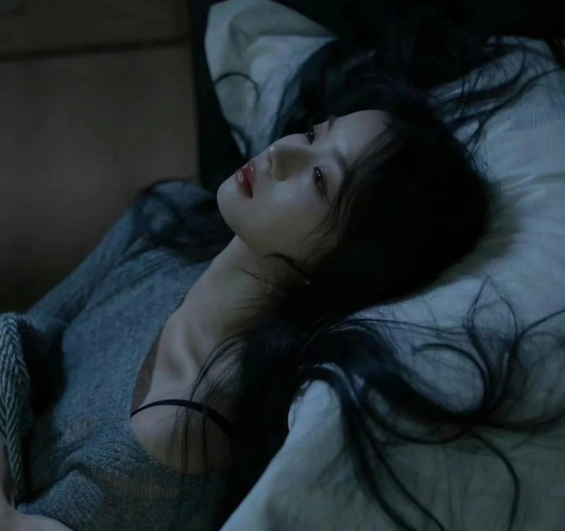 ảnh con gái khóc 30