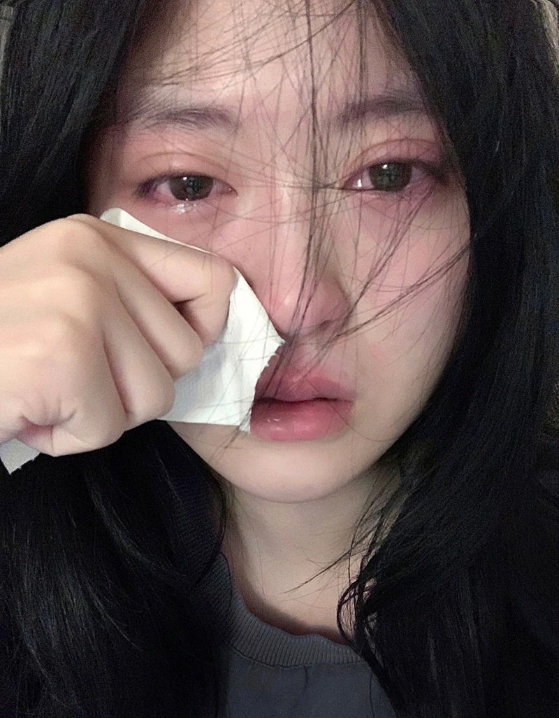 ảnh con gái khóc 31