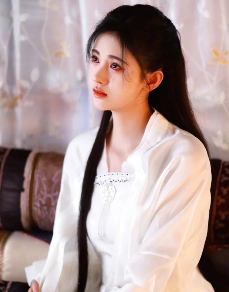 ảnh con gái khóc 37