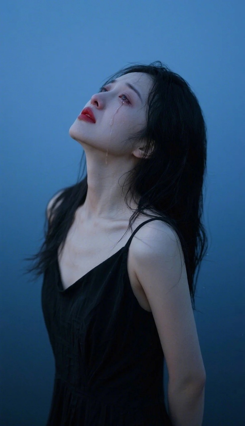 ảnh con gái khóc 5