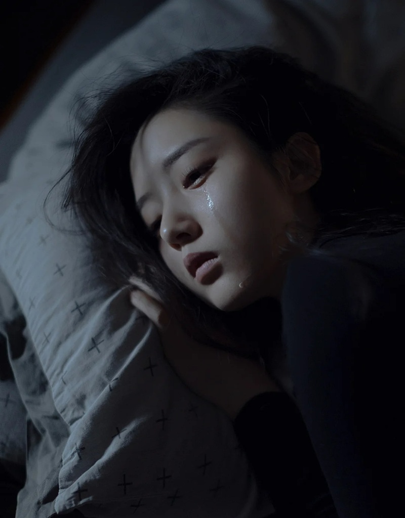 ảnh con gái khóc 7