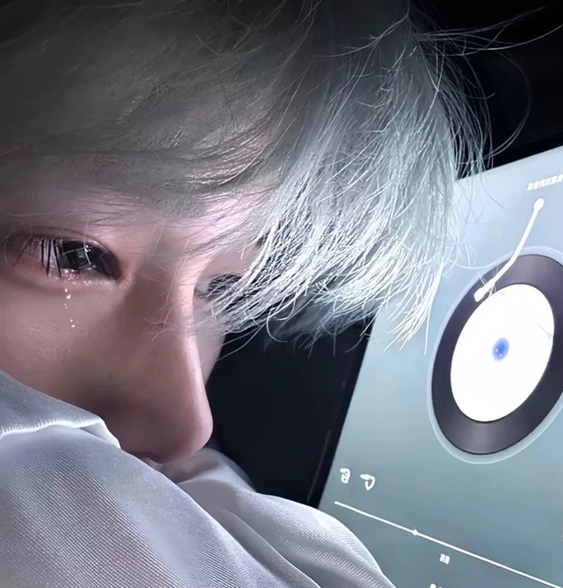 ảnh con trai khóc 12