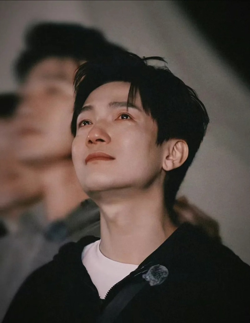 ảnh con trai khóc 13