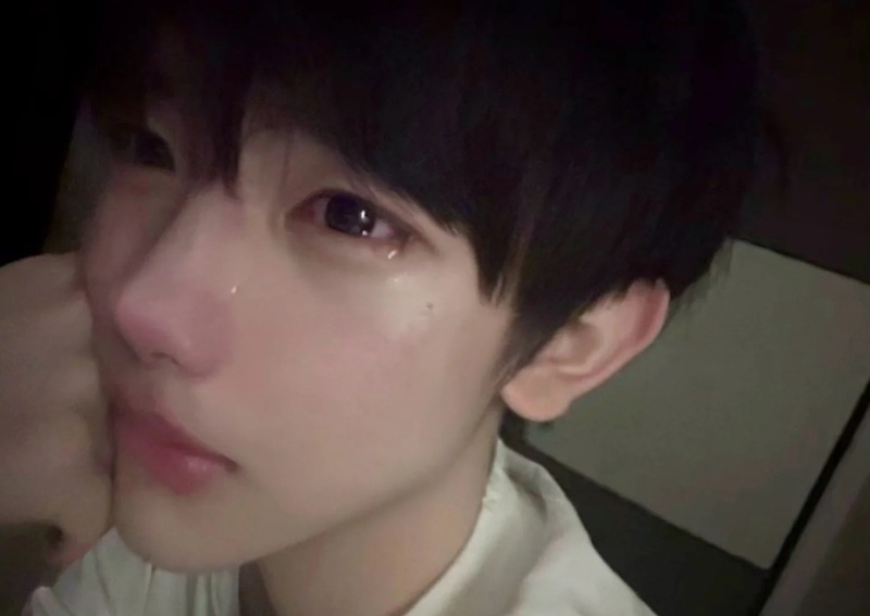 ảnh con trai khóc 17