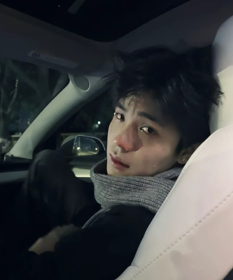 ảnh con trai khóc 35