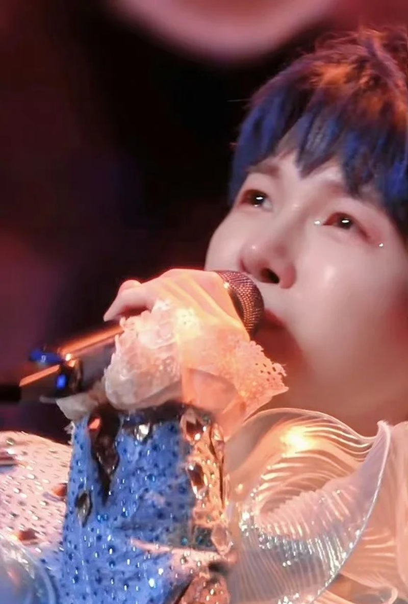 ảnh con trai khóc 37