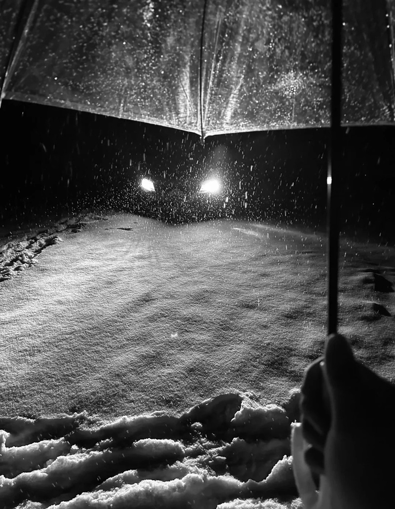 ảnh đen trắng buồn 23