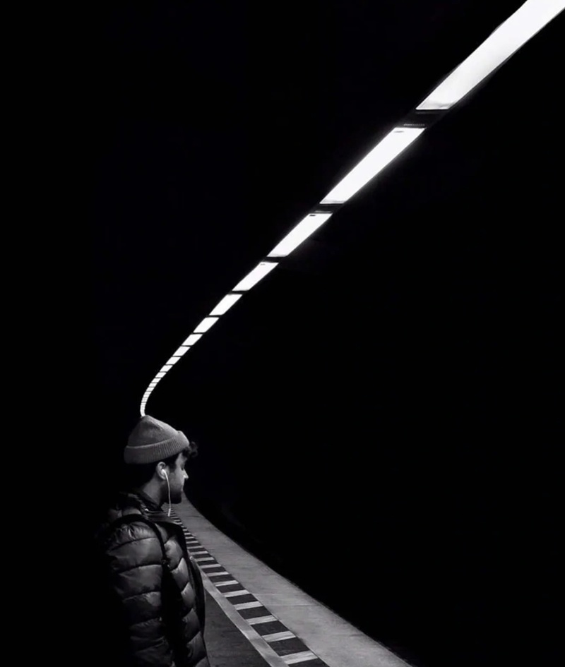 ảnh đen trắng buồn 27