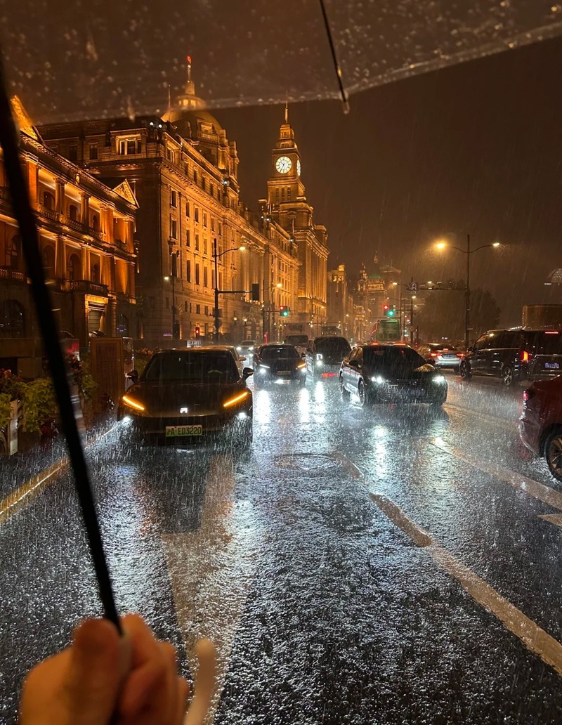 ảnh đi dưới mưa buồn 19