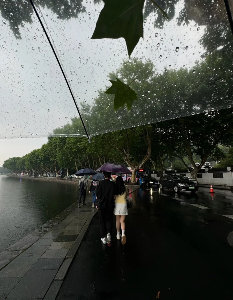 ảnh đi dưới mưa buồn 22