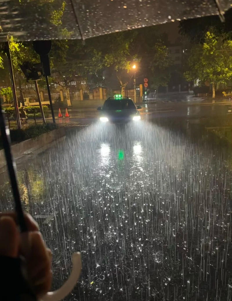 ảnh đi dưới mưa buồn 25