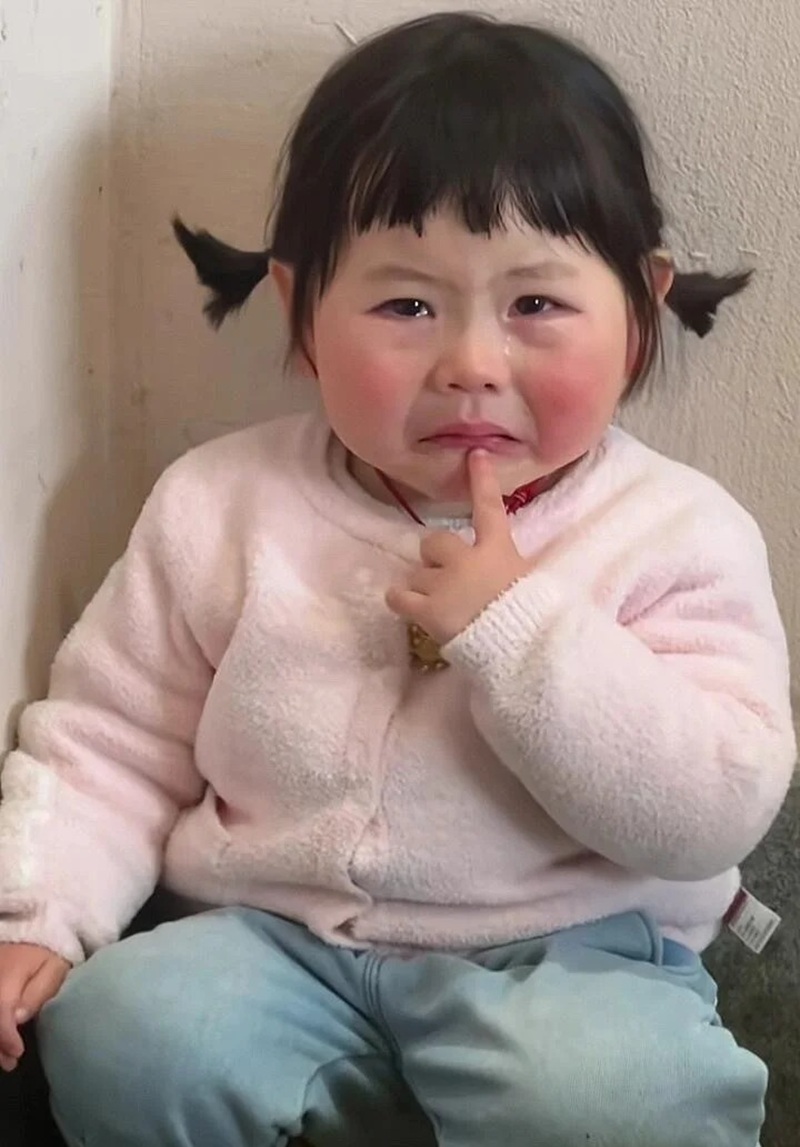 ảnh em bé khóc 28