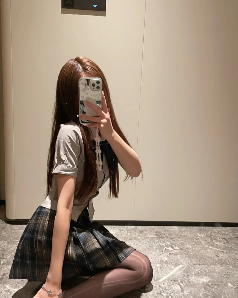 ảnh gái k8 che mặt 3