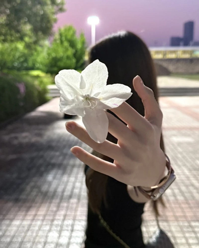 ảnh gái k8 che mặt 38