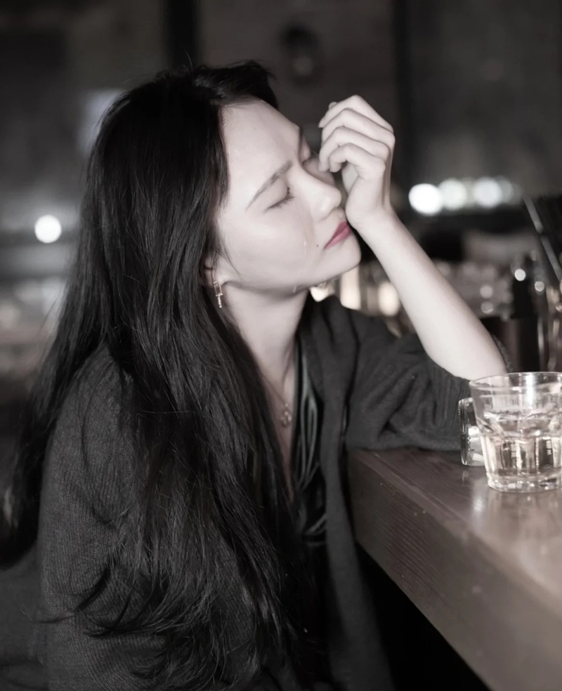 ảnh giọt nước mắt buồn 5