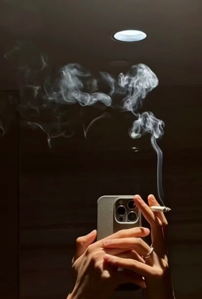 ảnh hút thuốc buồn 18