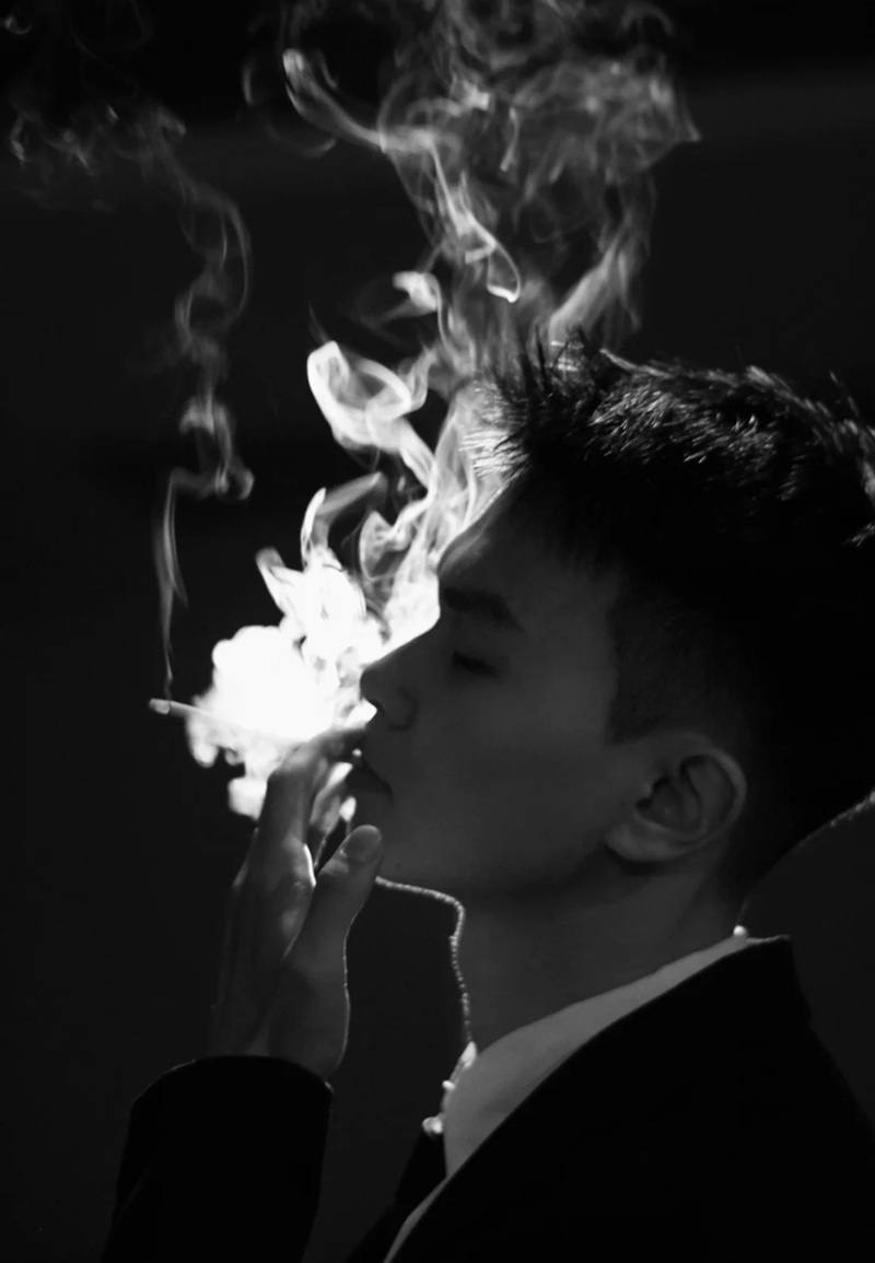 ảnh hút thuốc buồn 36