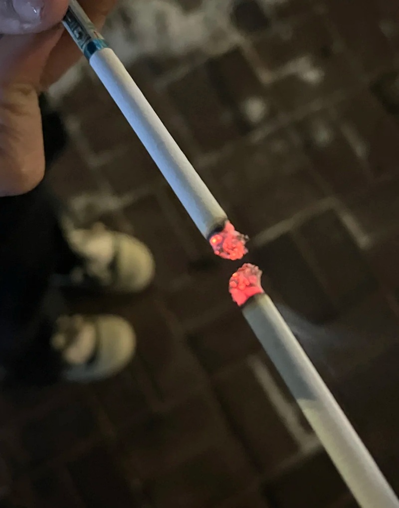 ảnh hút thuốc buồn 7