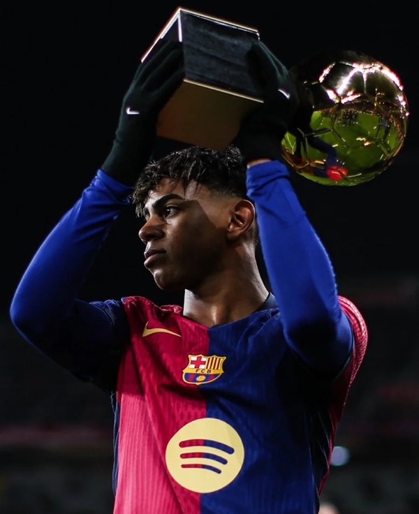 ảnh lamine yamal ngầu 16