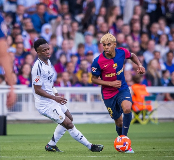 ảnh lamine yamal ngầu 17