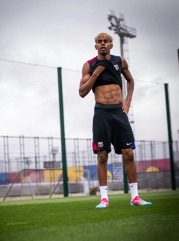 ảnh lamine yamal ngầu 3