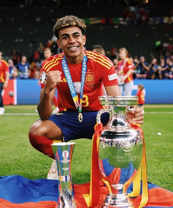 ảnh lamine yamal ngầu 33