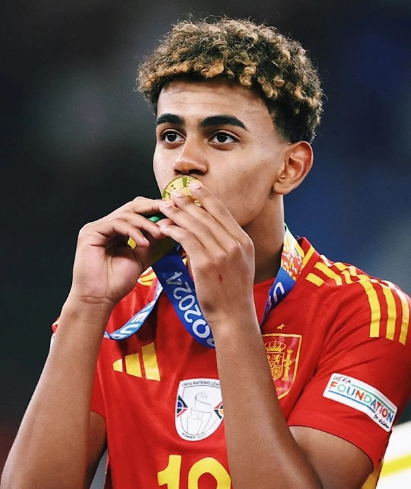 ảnh lamine yamal ngầu 34